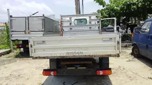 Mini Nissan Truck