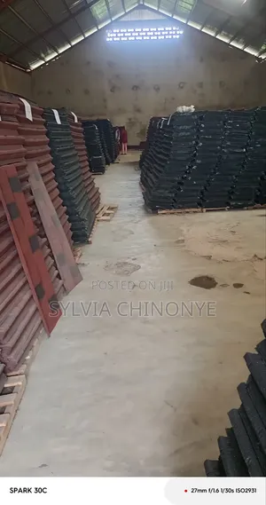 Gerald Metro Tiles With High Quality Shingles Black and Red With 50 Ye