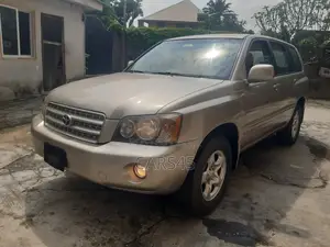 Toyota Highlander 2002 Gold