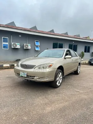 Toyota Camry 2004 Gold