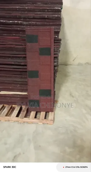 Pepper Red Shingles With Black Patch Available in 0.55 and 0.45