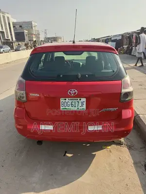 Toyota Matrix Hatchback FWD (1.8L 4cyl 5M) 2006 Red
