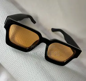 Strong Frame Fashion Lens