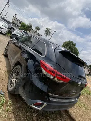 Toyota Highlander LE 4x2 (2.7L 4cyl 6A) 2018 Black