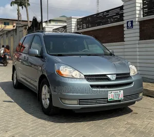 Toyota Matrix 2005 Blue