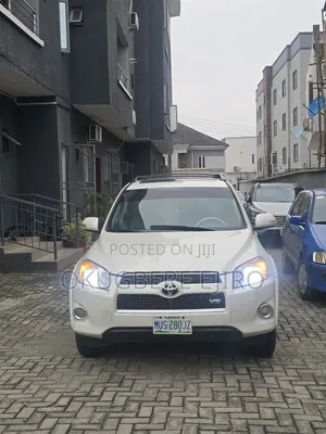Toyota RAV4 2012 White