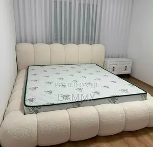 Modern Upholstered Bed Features