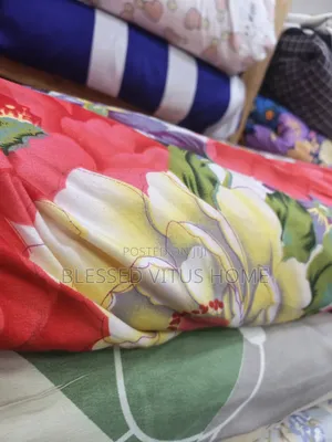 Quality Flora Bedspread Red Yellow Green