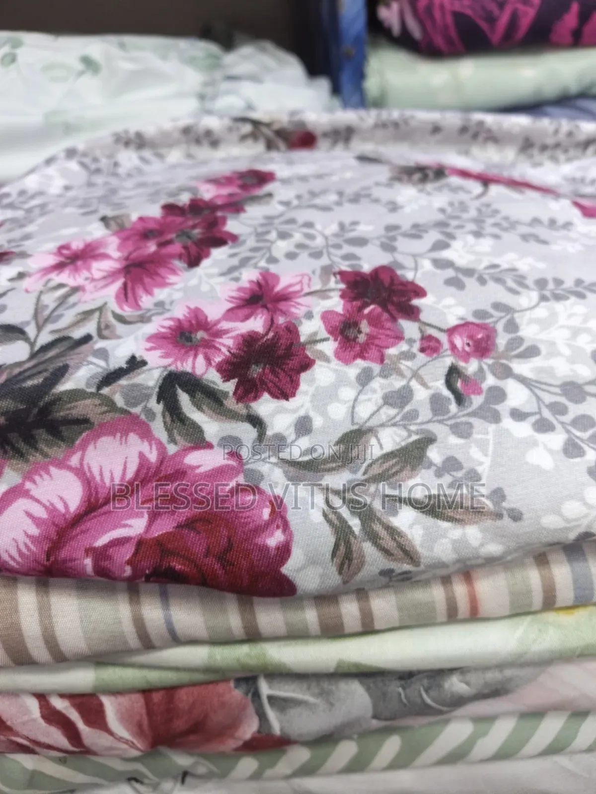 Quality Grey Flora Design Bedspread