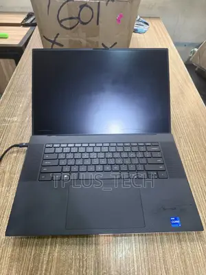 Laptop Dell XPS 17 9720 16GB Intel Core i7 SSD 256GB