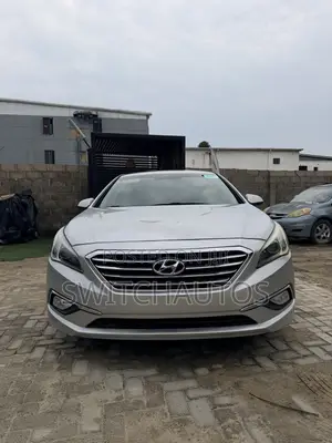 Hyundai Sonata Base Sedan FWD (2.4L 4cyl 6A) 2016 Silver