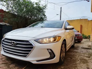 Hyundai Elantra 2018 White