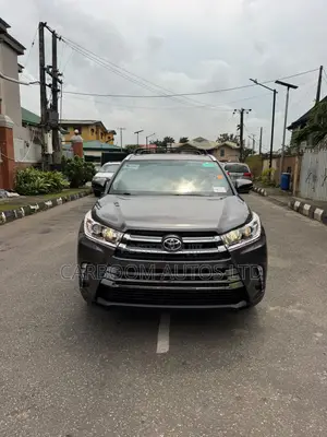 Toyota Highlander XLE V6 4x2 (3.5L 6cyl 6A) 2016 Gray