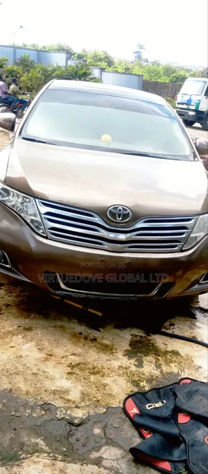 Toyota Venza 2010 Brown