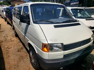 Volkswagen LT 2000 White