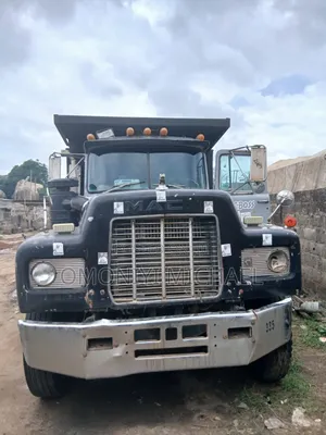 Mack Tipper