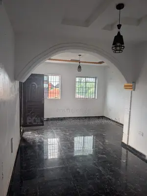 2bdrm Apartment in Elewuro, Akobo for rent