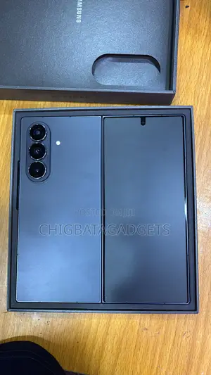 New Samsung Z 16 GB Black