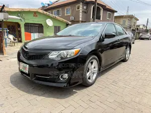 Toyota Camry SE 4dr Sedan (2.5L 4cyl 6A) 2012 Black