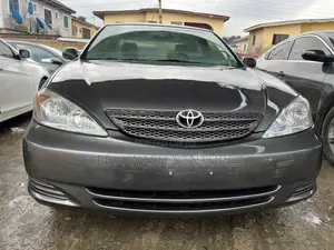 Toyota Camry LE 4dr Sedan (2.4L 4cyl 5M) 2003 Gray
