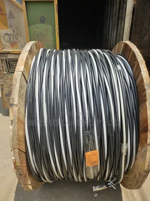 4c X 95mm PVC Insulated Four-Core Aluminium Cable Recline