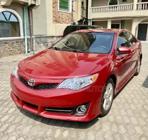 Toyota Camry SE 4dr Sedan (2.5L 4cyl 6A) 2013 Red
