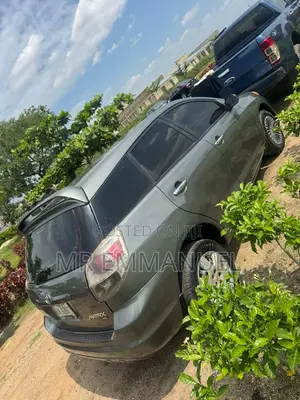 Toyota Matrix XR Hatchback FWD (1.8L 4cyl 4A) 2006 Gray