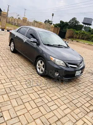 Toyota Corolla LE 4dr Sedan (1.8L 4cyl 4A) 2011 Gray
