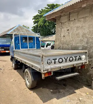Toyota Dyna 150 First Body Petrol Engine Rigid Truck
