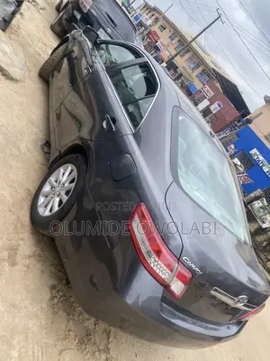 Toyota Camry XLE 4dr Sedan (2.5L 4cyl 6AM) 2010 Gray
