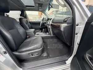Toyota 4-Runner Limited 4dr SUV 4WD (4.0L 6cyl 5A) 2015 Silver