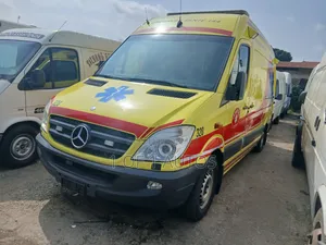 Mercedes-Benz Sprinter 2014 Yellow