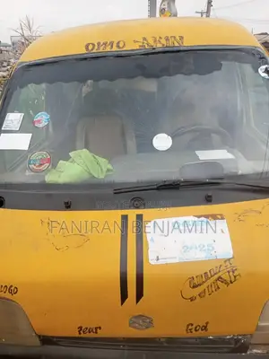 Suzuki APV Minibus 2009 Yellow