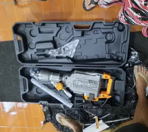 1700w Demolition Hammer