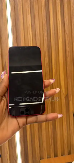 Apple iPhone 13 128 GB Red