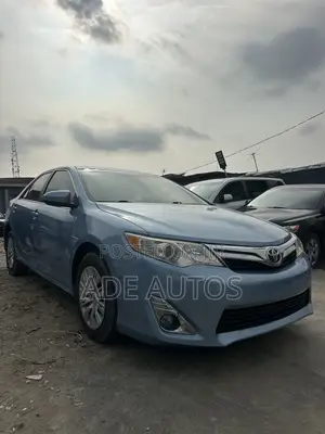 Toyota Camry LE 4dr Sedan (2.5L 4cyl 6A) 2013 Blue