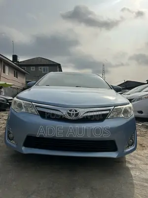 Toyota Camry LE 4dr Sedan (2.5L 4cyl 6A) 2013 Blue