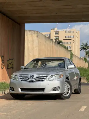 Toyota Camry LE 4dr Sedan (2.5L 4cyl 6A) 2011 Silver