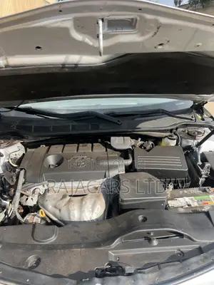Toyota Camry LE 4dr Sedan (2.5L 4cyl 6A) 2011 Silver