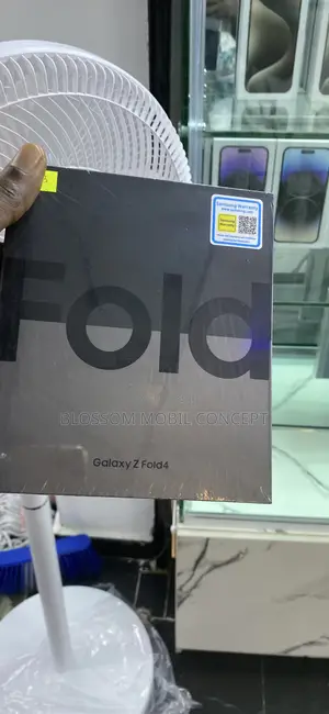 New Samsung Galaxy Z Fold4 256 GB Black