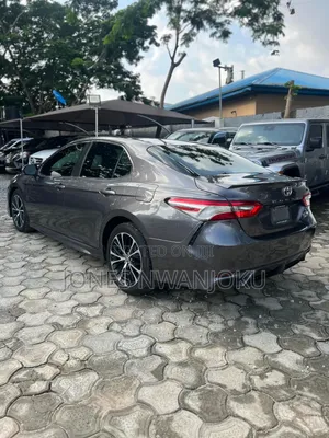 Toyota Camry 2018 Gray