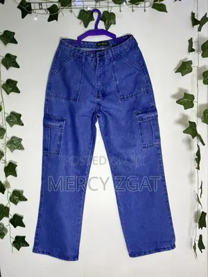 Baggy Jeans and Basic Tops