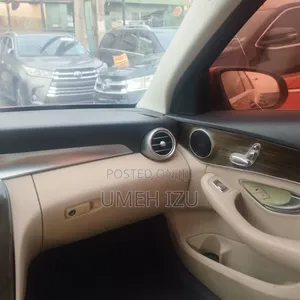 Mercedes-Benz C300 2016 Red