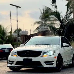 Mercedes-Benz C300 Sport 4Matic Sedan AWD (3.0L 6cyl 7A) 2012 White