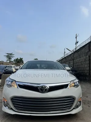 Toyota Avalon Limited 4dr Sedan (3.5L 6cyl 6A) 2014 White