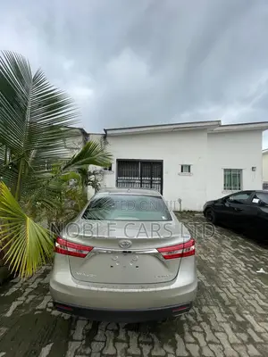 Toyota Avalon Limited 4dr Sedan (3.5L 6cyl 6A) 2014 Brown