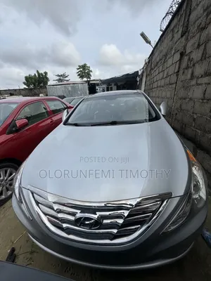 Hyundai Sonata Limited Sedan FWD (2.4L 4cyl 6A) 2013 Silver