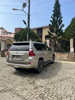 Lexus GX 460 2010 Gold
