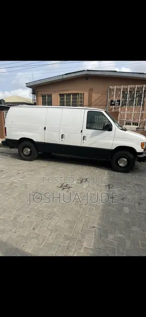 Ford E250 2002 White