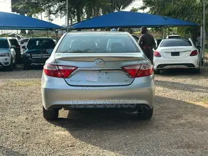 Toyota Camry SE 4dr Sedan (2.5L 4cyl 6A) 2016 Silver